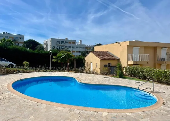 Holidays Yourhosthelper * كان