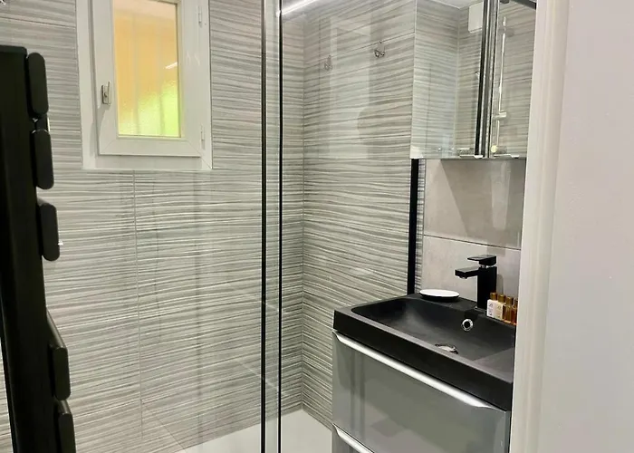 Holidays Yourhosthelper * كان